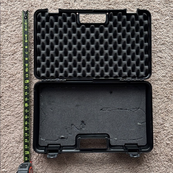 Hard Case - Picture 5 of 7